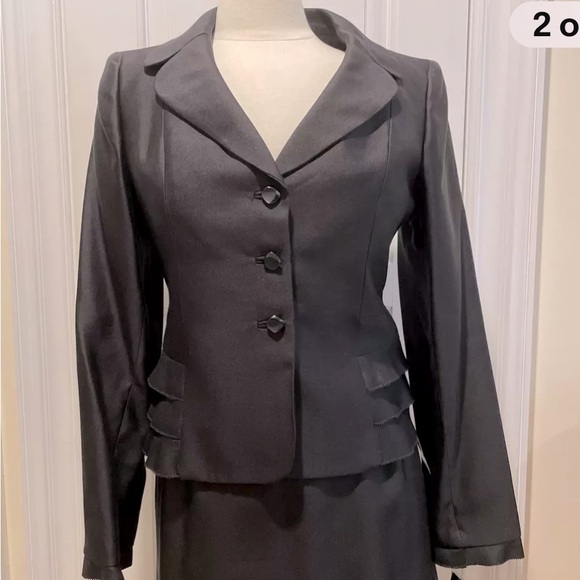 Albert Nipon skirt suit fully lined navy blue. Waist - Picture 16 of 16